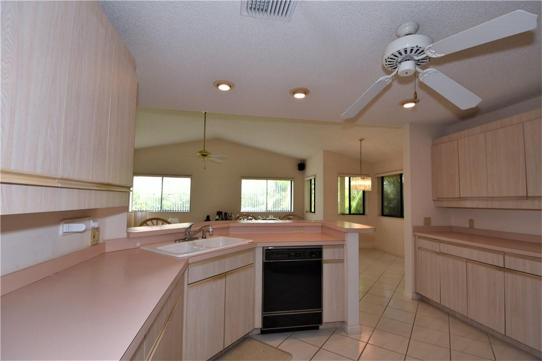 Golf-Tam Village 119-18 B - Residential