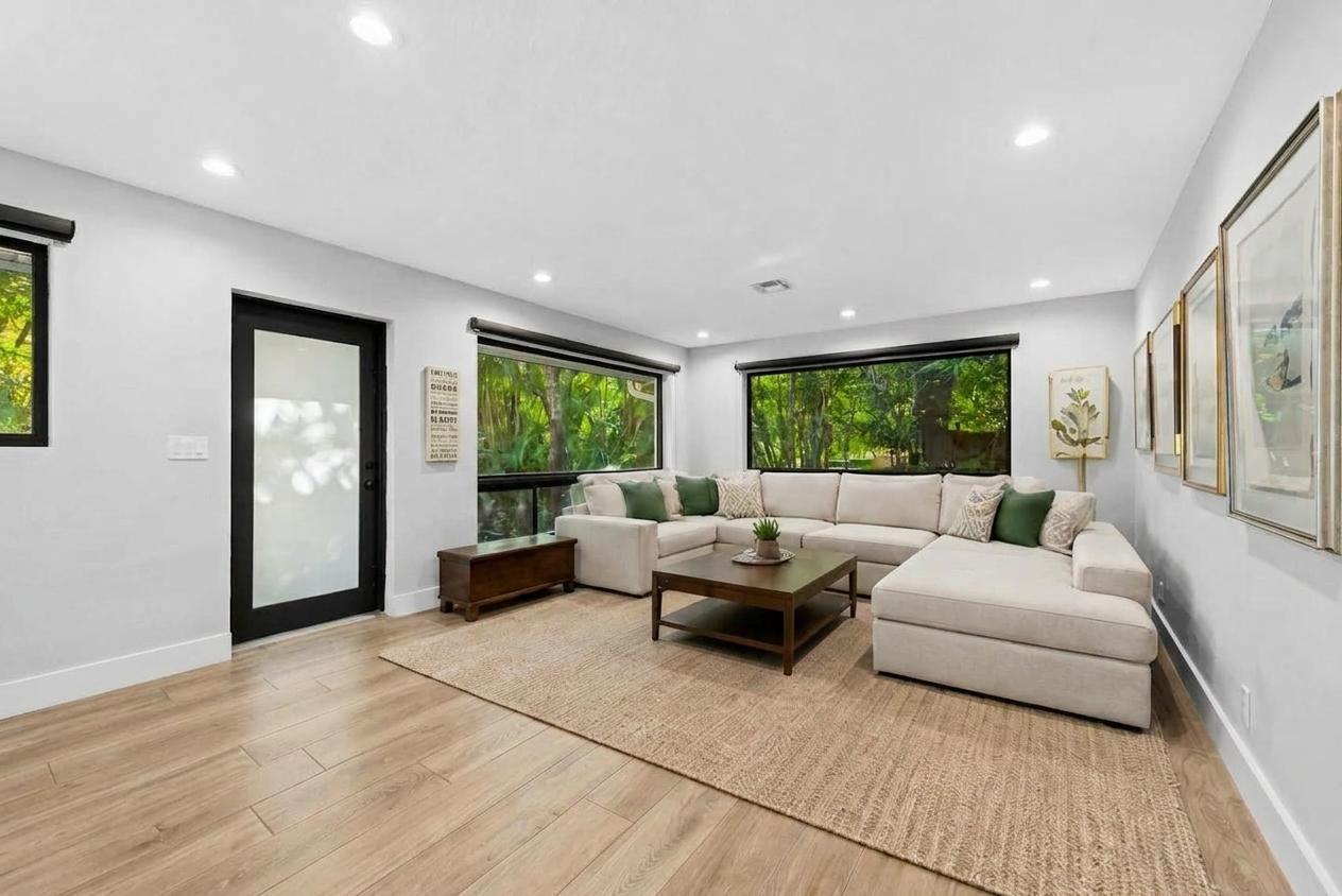2643 SW 30TH Terrace