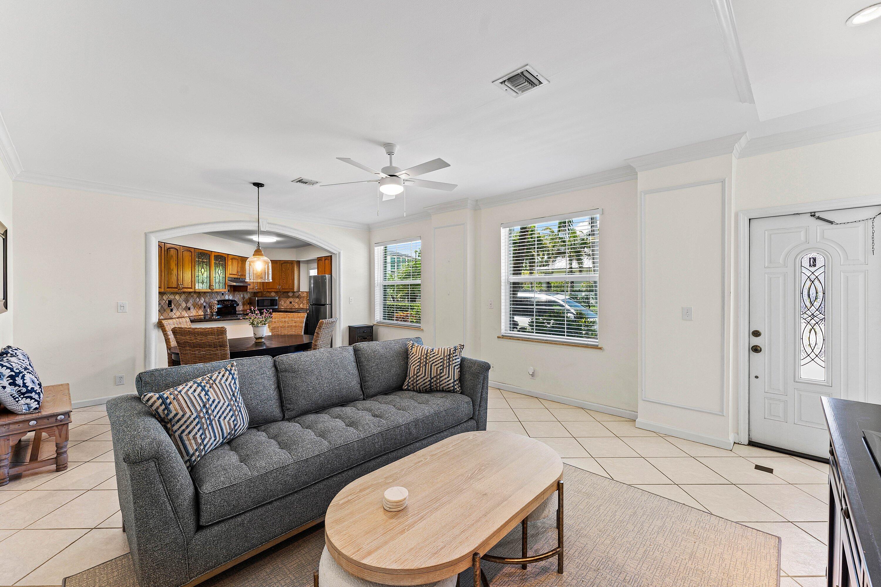 99 Seabreeze Avenue 4