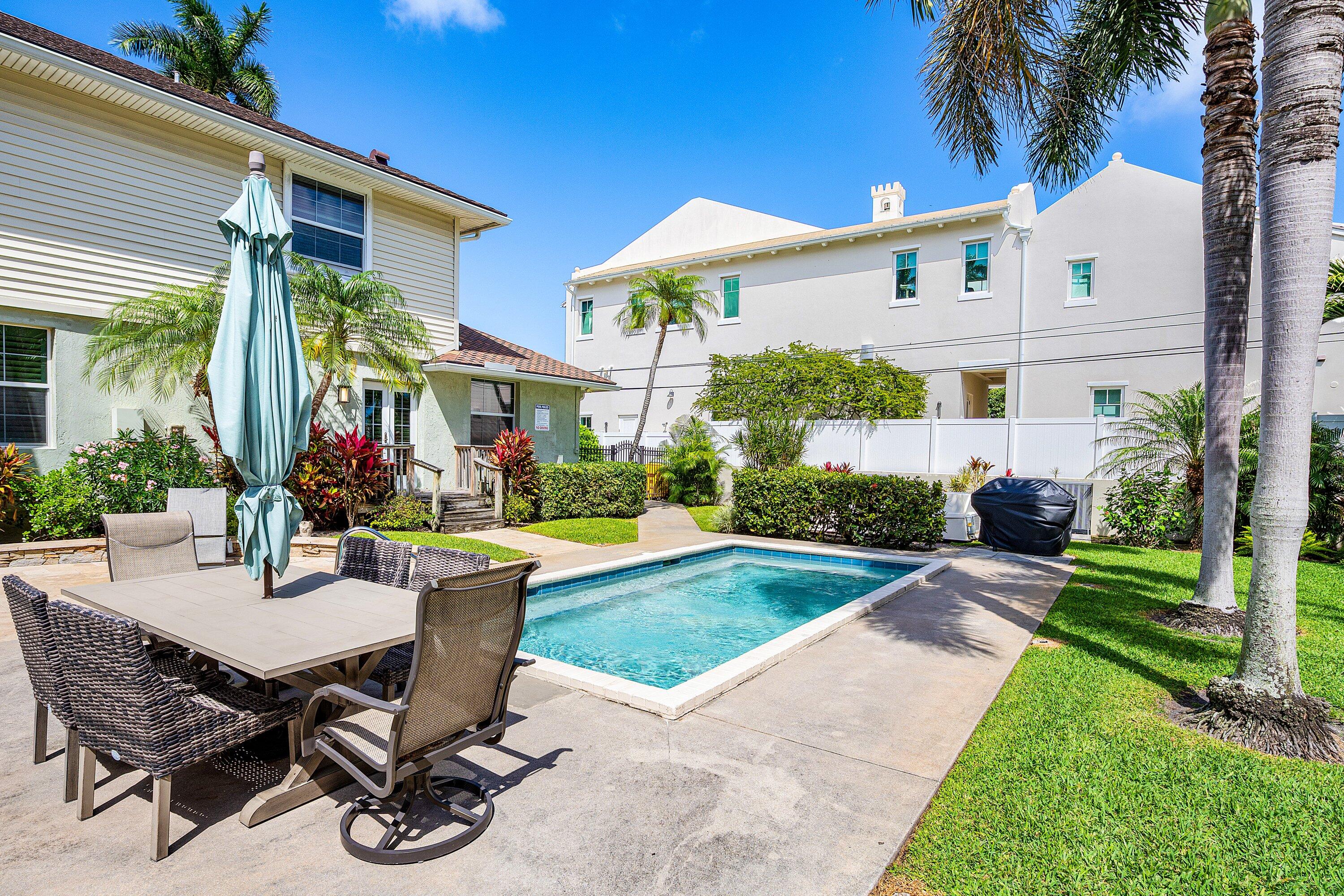 99 Seabreeze Avenue 4