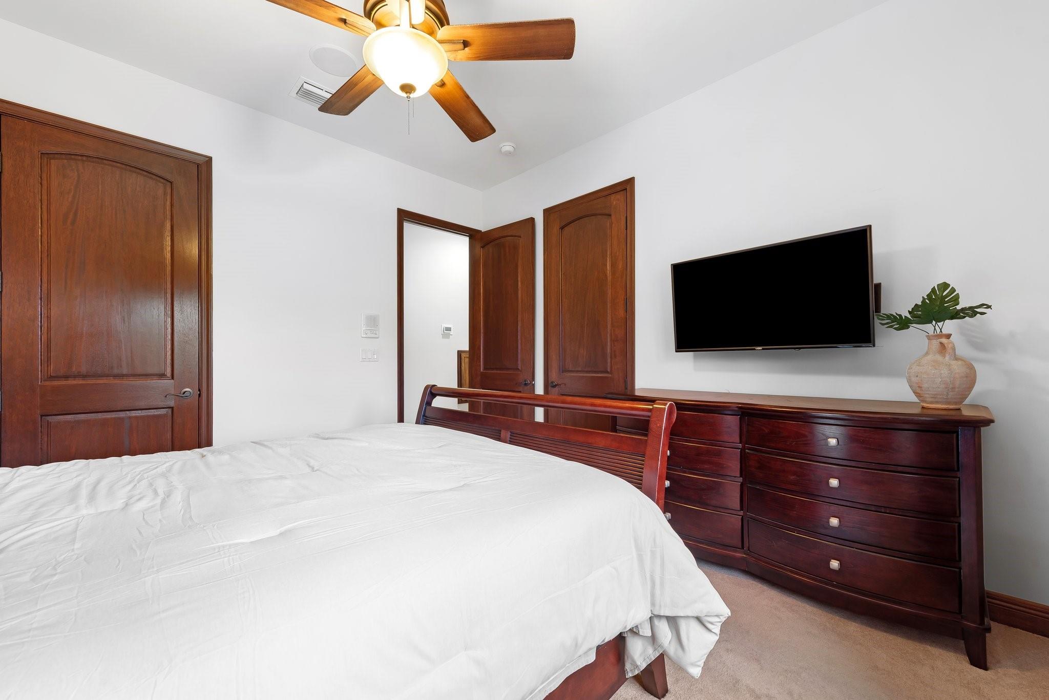 Five Gs 93-10 B - Residential