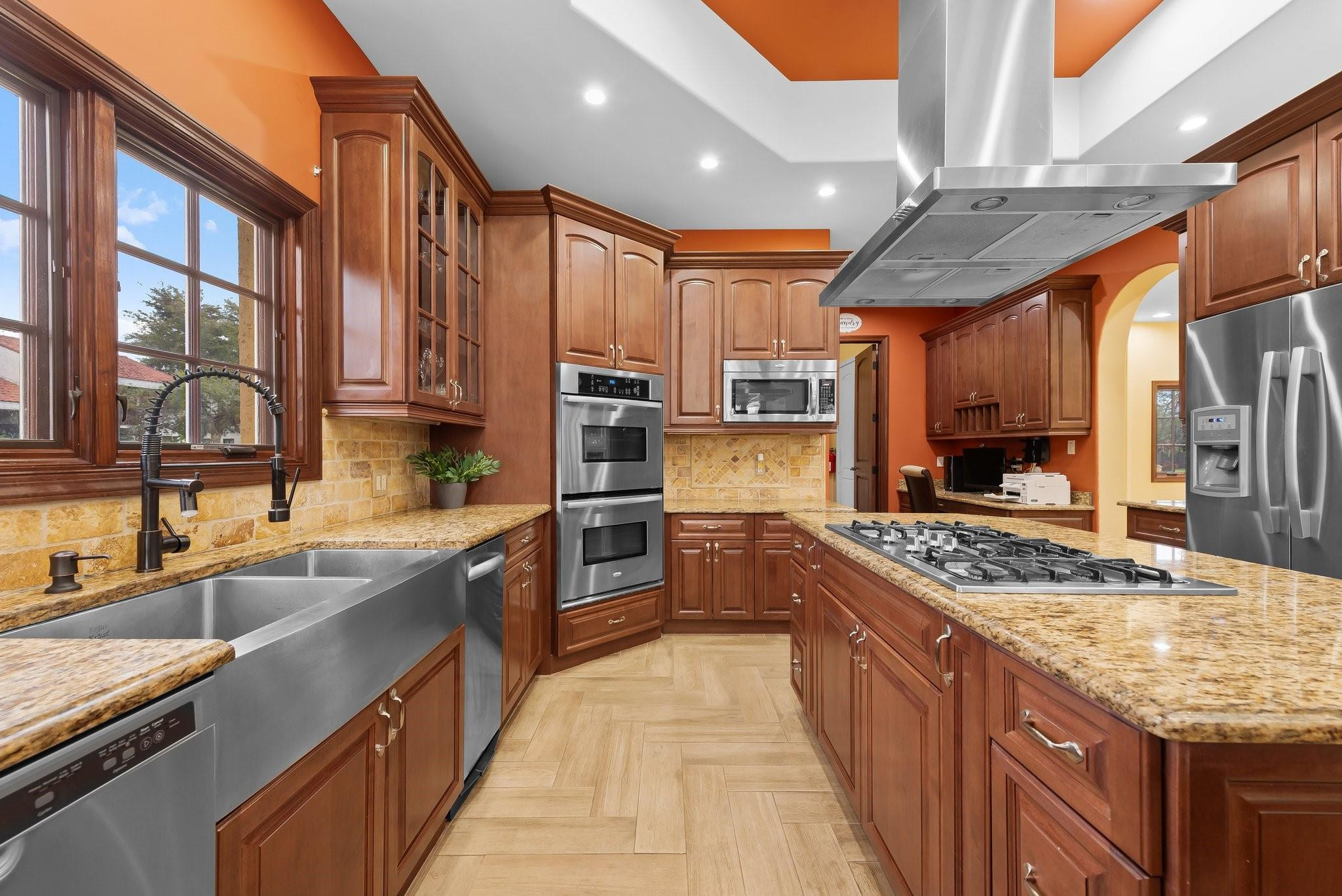 Five Gs 93-10 B - Residential