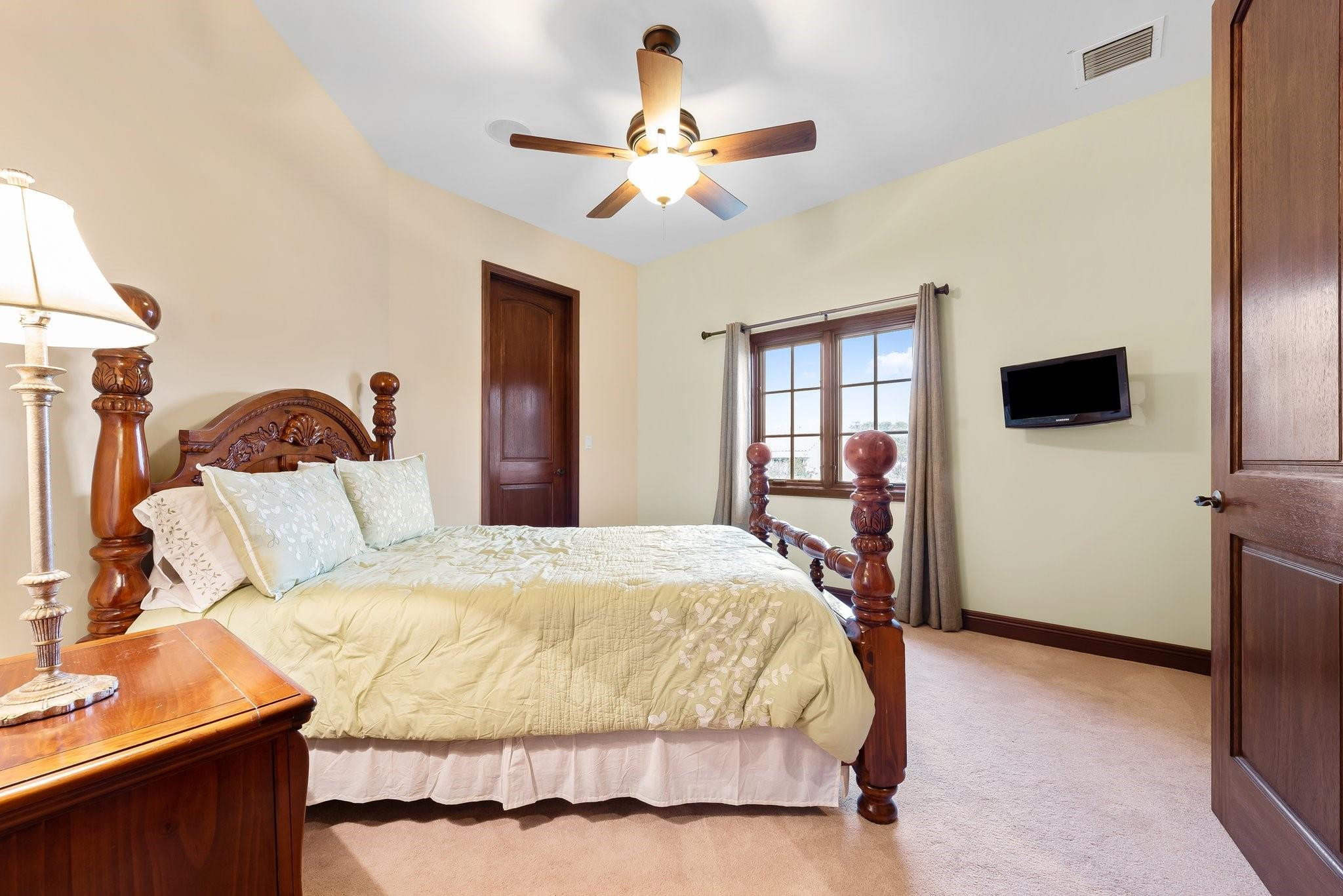 Five Gs 93-10 B - Residential