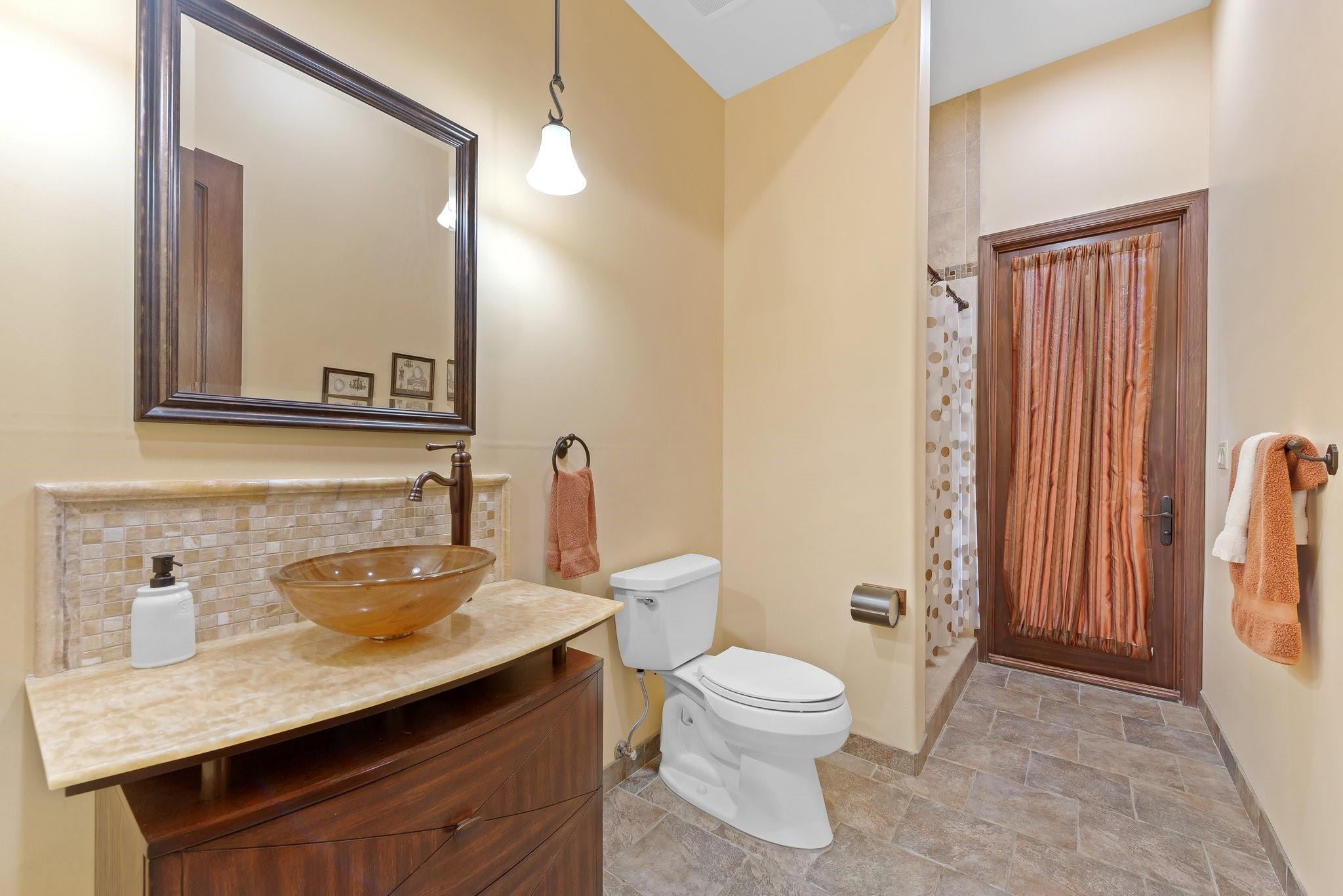 Five Gs 93-10 B - Residential