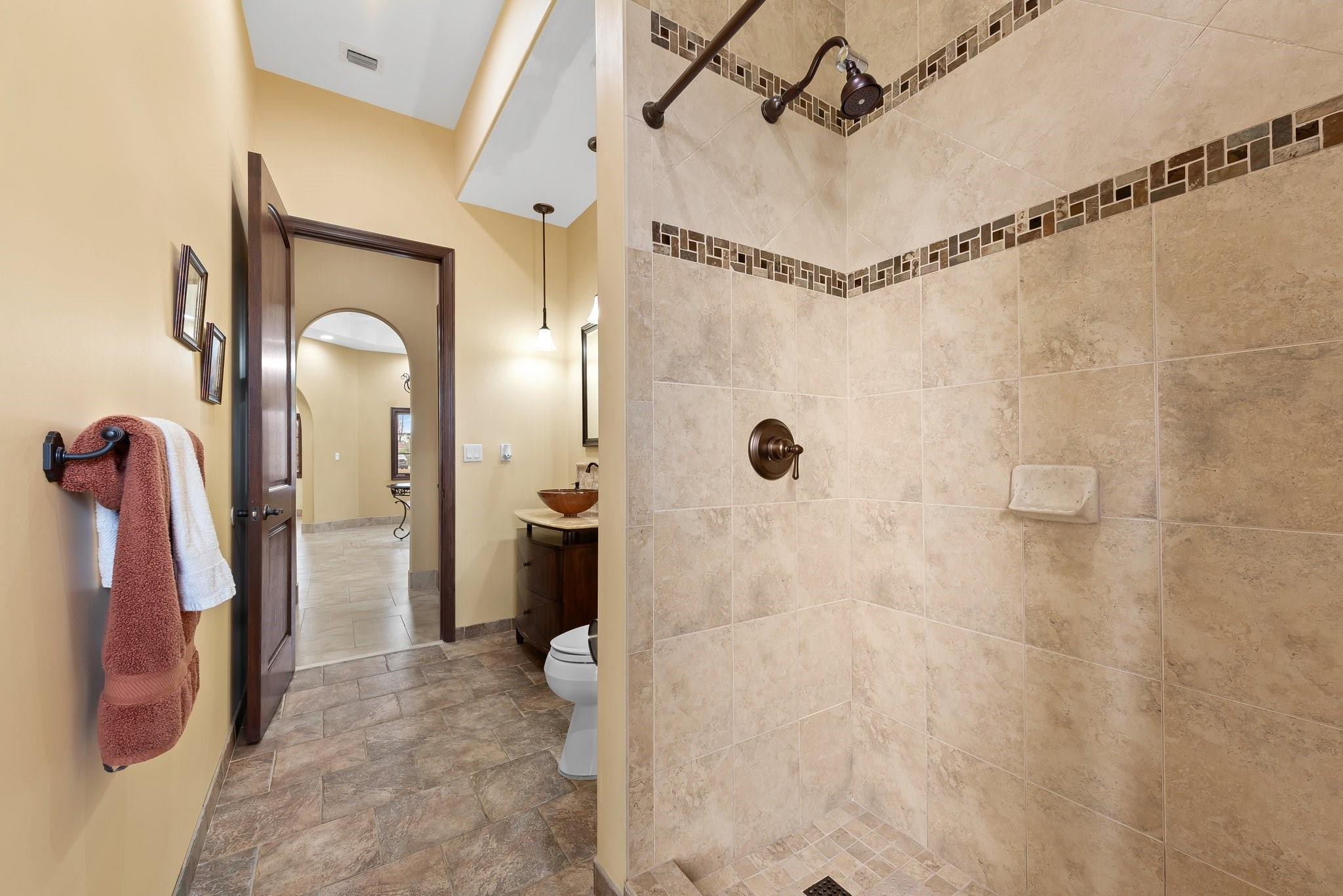 Five Gs 93-10 B - Residential