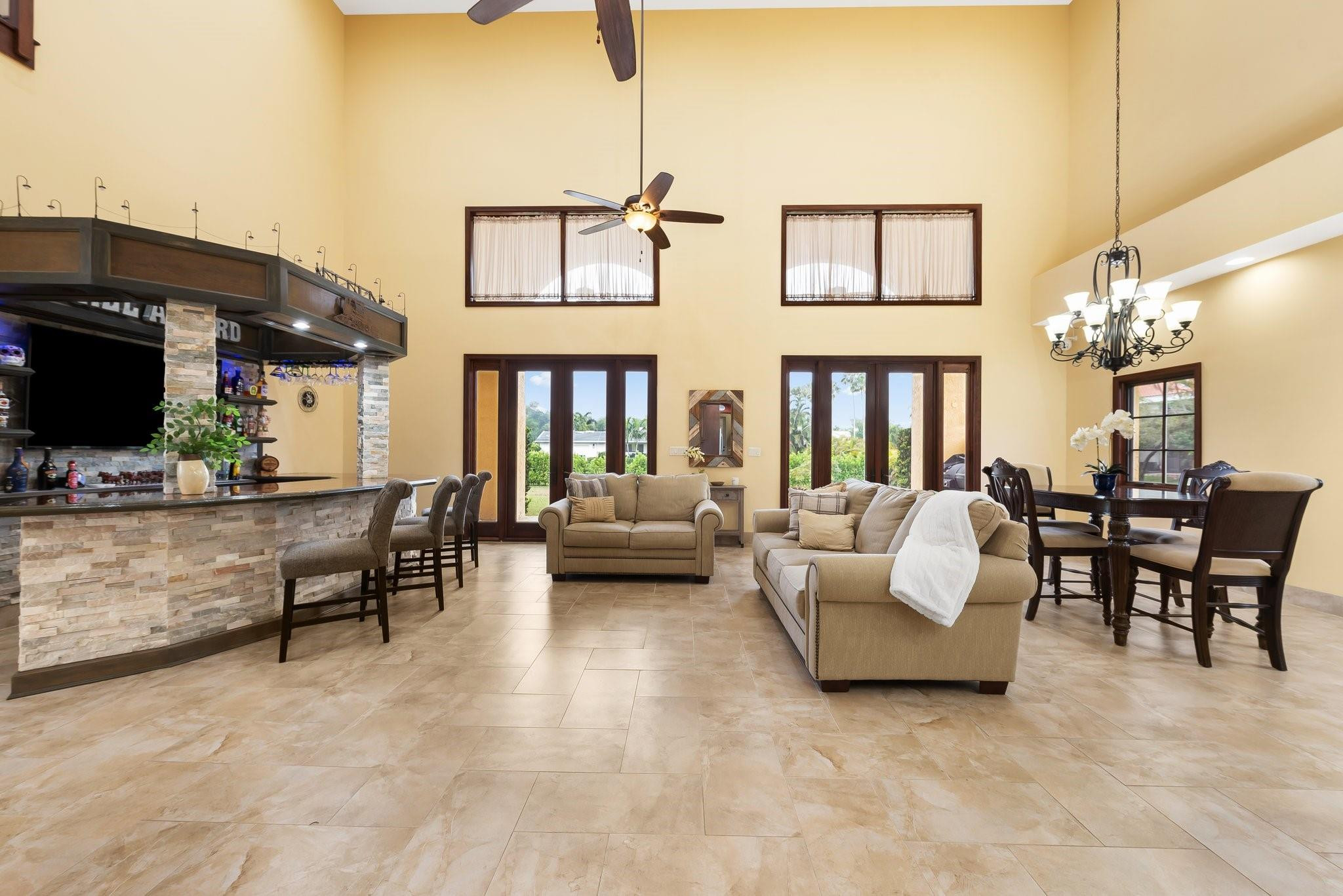 Five Gs 93-10 B - Residential