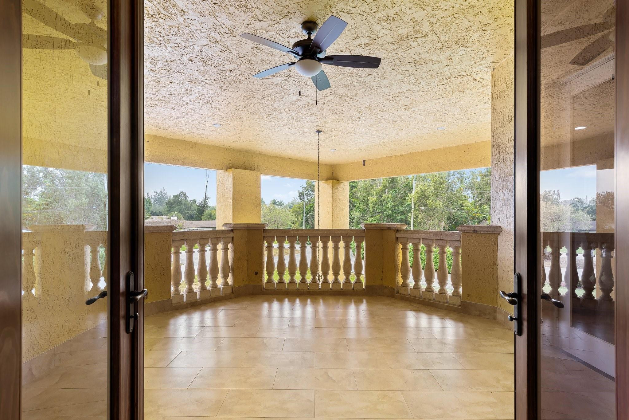 Five Gs 93-10 B - Residential