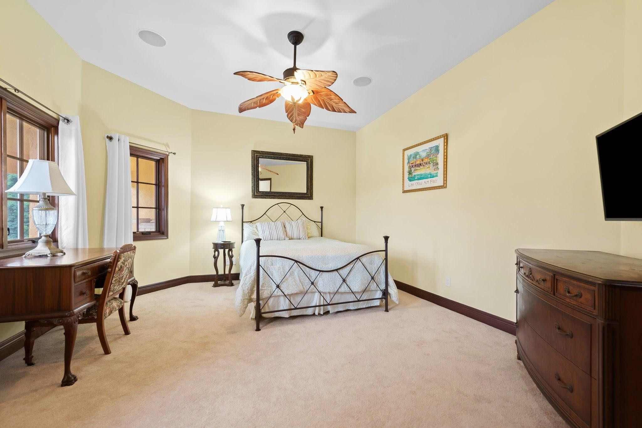 Five Gs 93-10 B - Residential