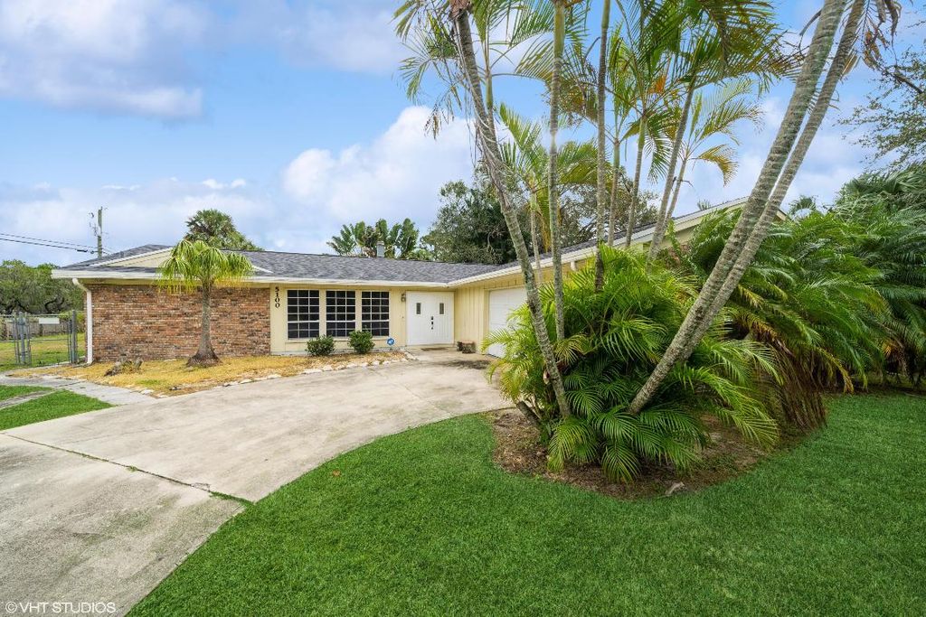 Photo of 5100 Seagrape Drive, Fort Pierce, FL 34982 (MLS # R10933278)