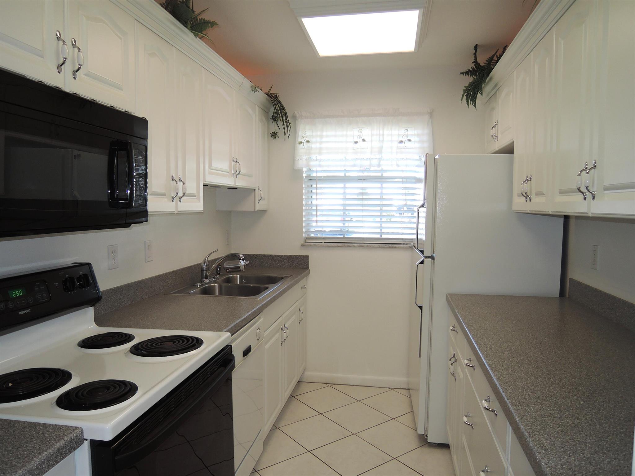 Fort Pierce, Florida 34982, United States, 2 Bedrooms Bedrooms, ,2 BathroomsBathrooms,Residential,Active,209639