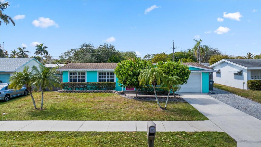 Photo of 413 Philadelphia Drive, Jupiter, FL 33458 (MLS # F10554015)