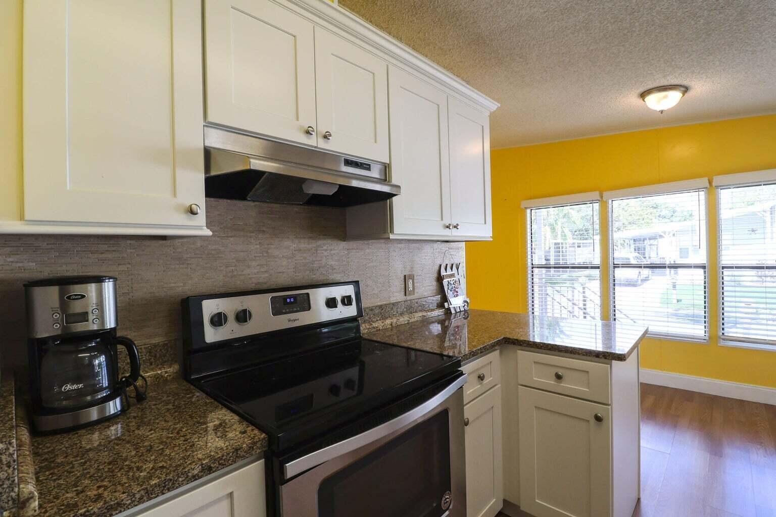 SPANISH LAKES - Residential