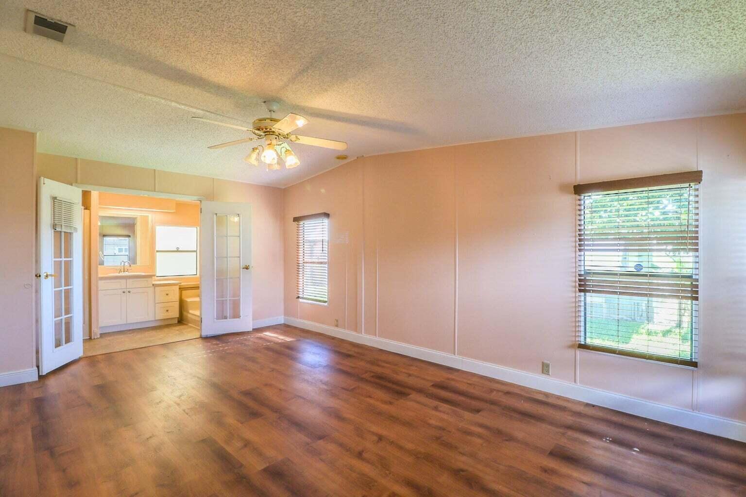 SPANISH LAKES - Residential