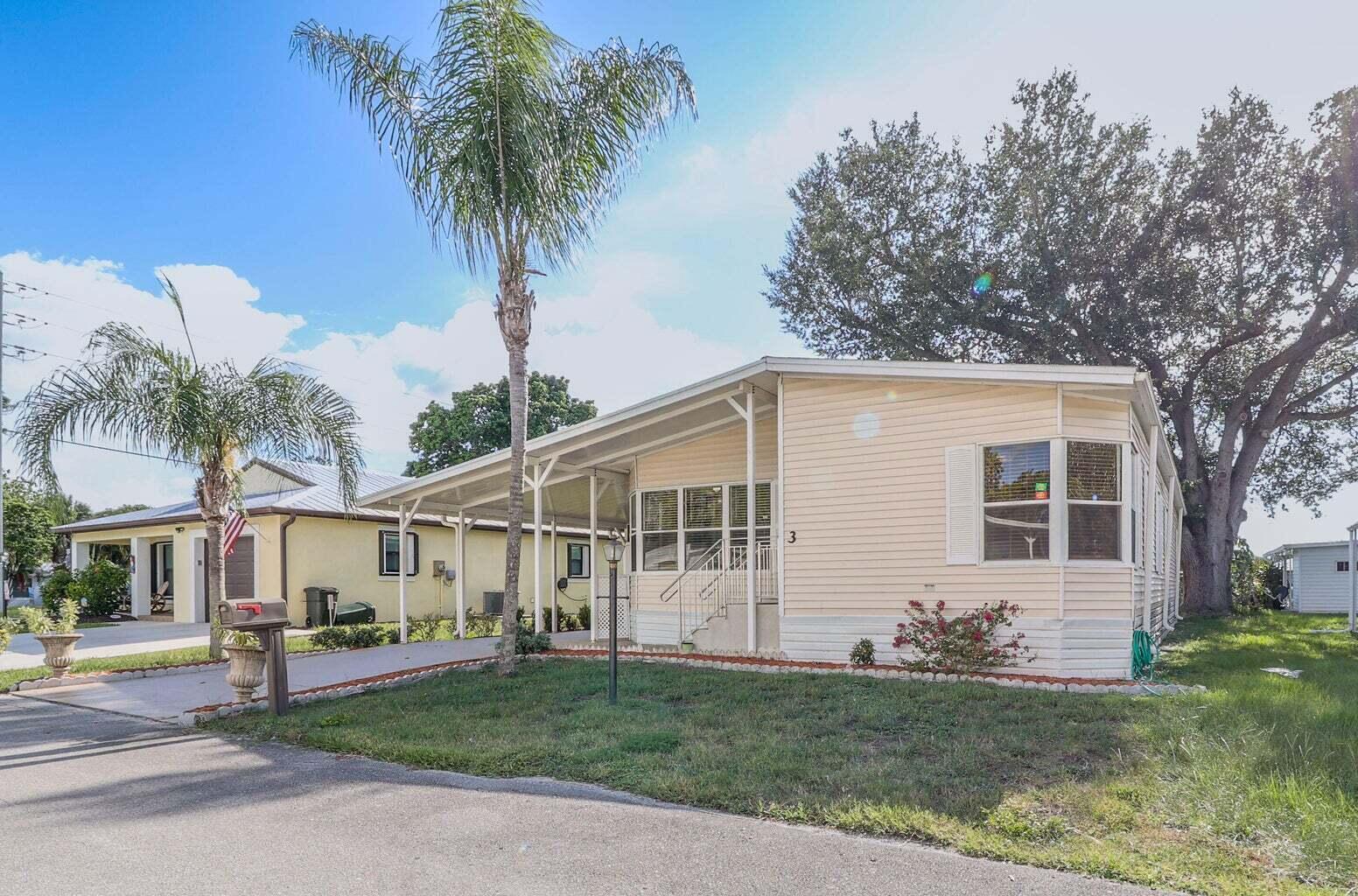 SPANISH LAKES - Residential