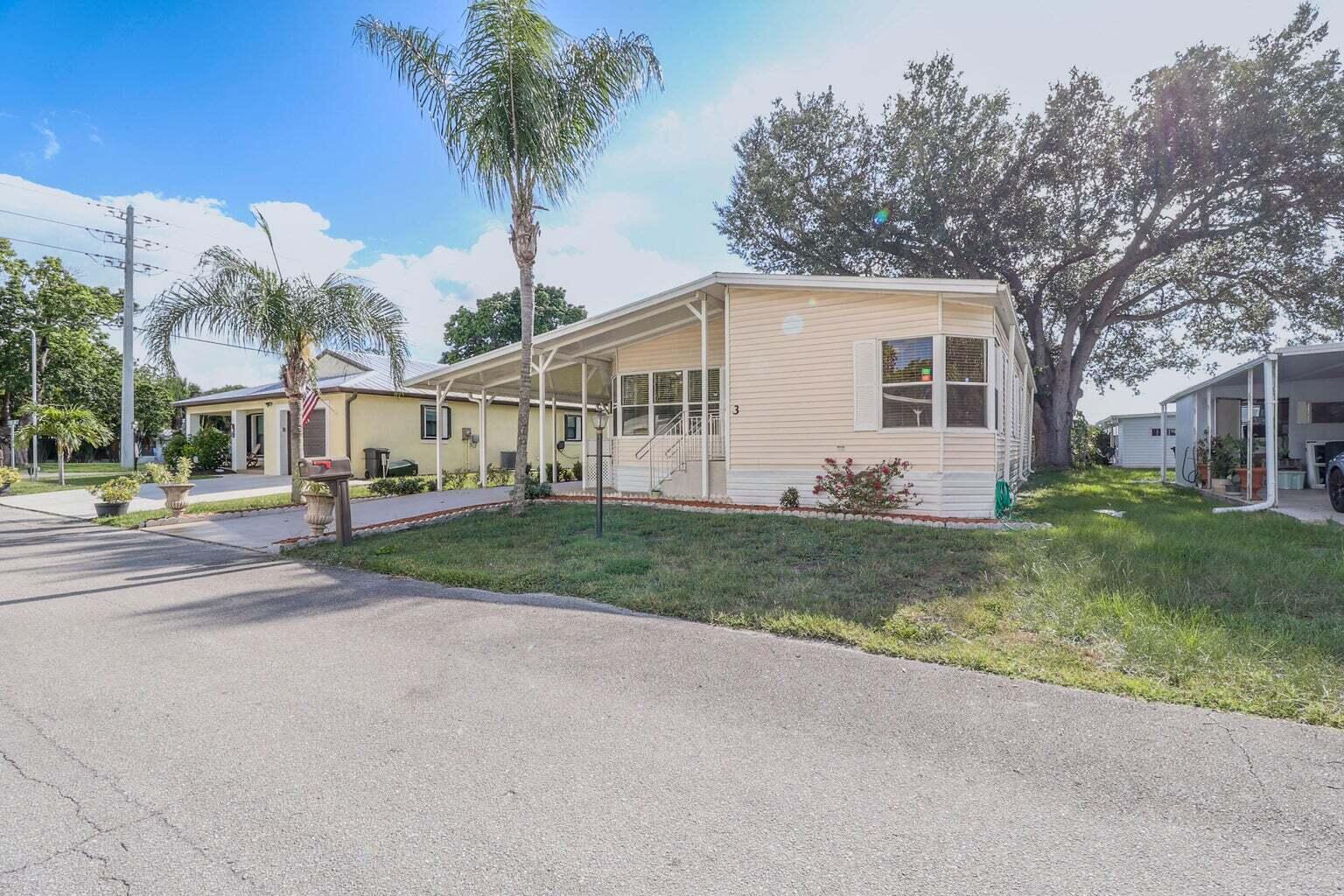 SPANISH LAKES - Residential