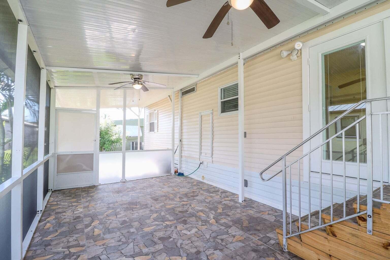 SPANISH LAKES - Residential