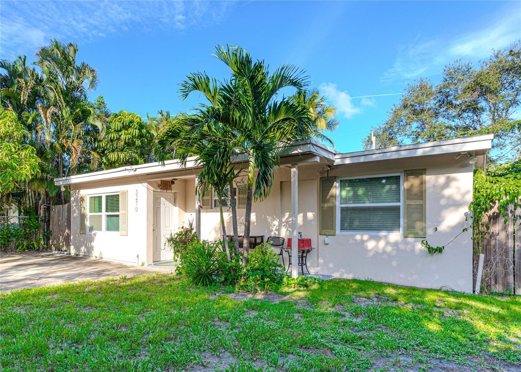 Photo of 3270 E Palm Drive, Boynton Beach, FL 33435 (MLS # F10501696)