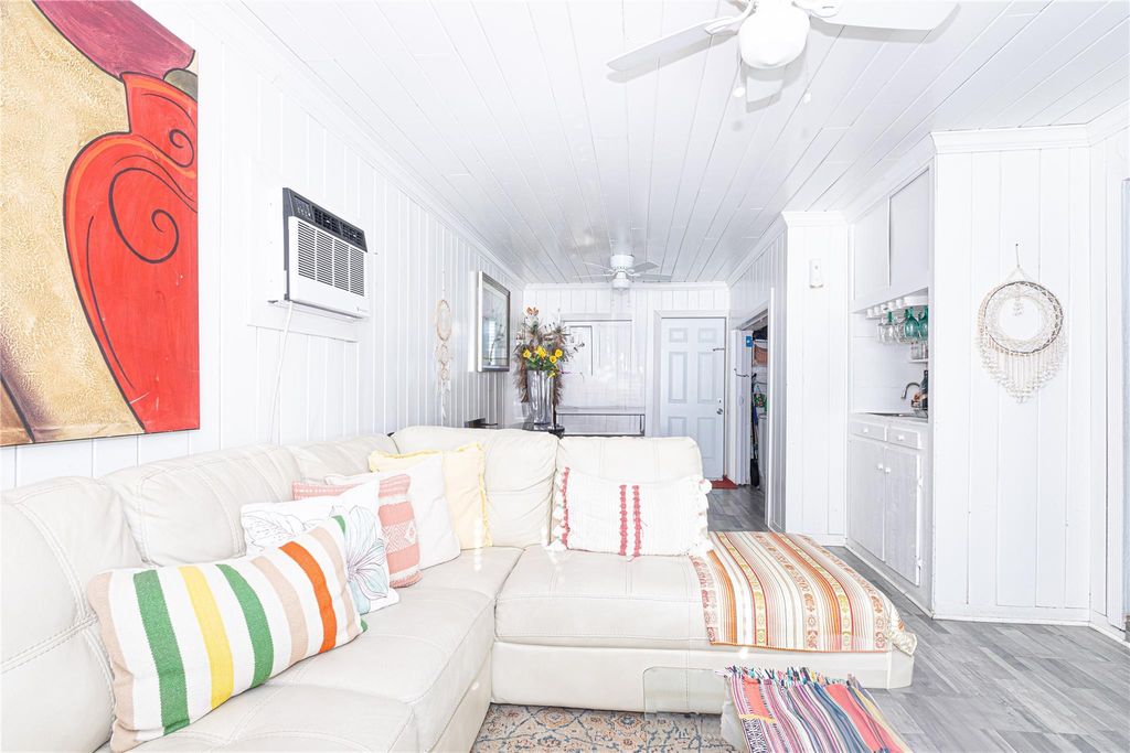 Photo of 3270 E Palm Drive, Boynton Beach, FL 33435 (MLS # F10501696)