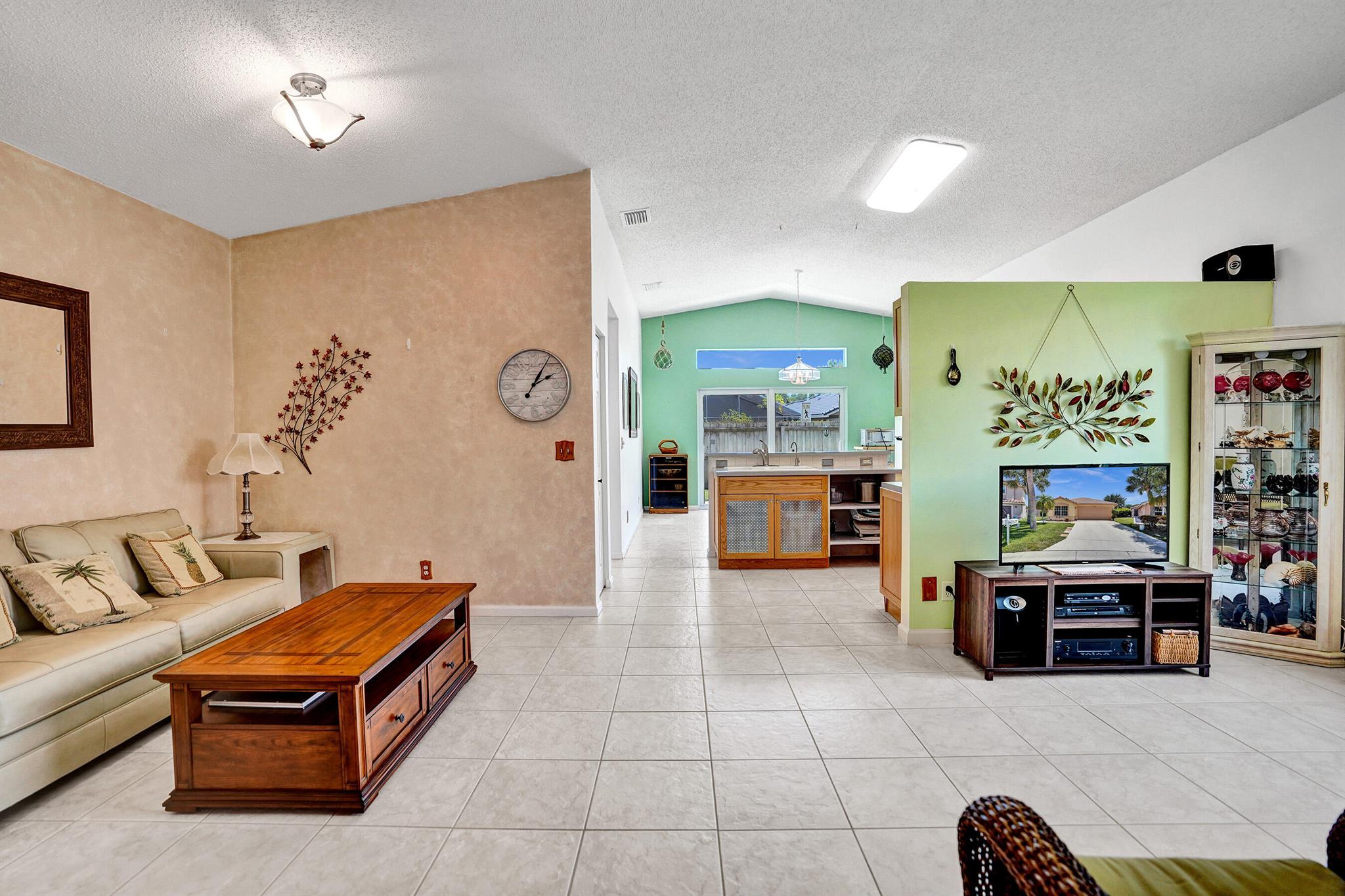8066 Stirrup Cay Court