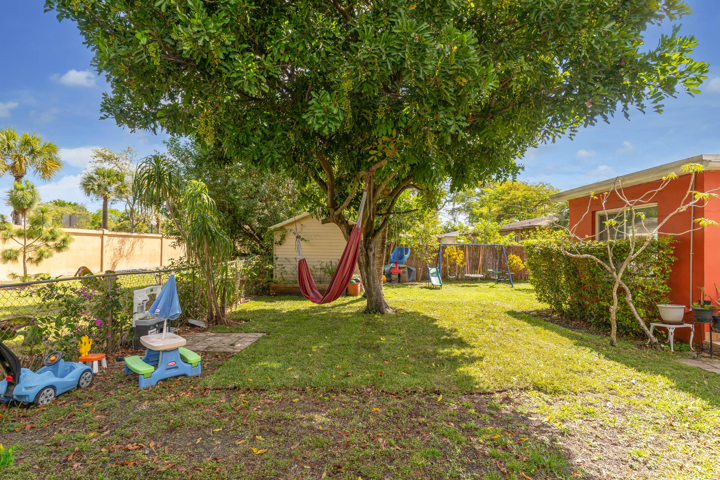 HILLSIDE PARK - Residential