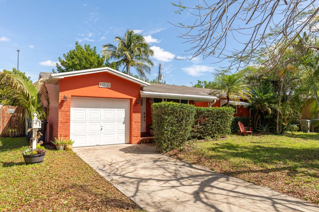 Photo of 5819 Monroe Street, Hollywood, FL 33023 (MLS # B26006072)