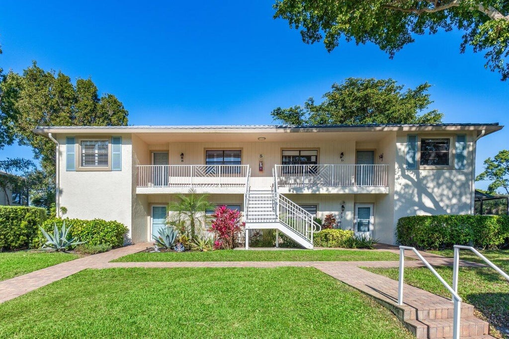 Photo of 5 Westgate Lane #B, Boynton Beach, FL 33436 (MLS # R11062403)