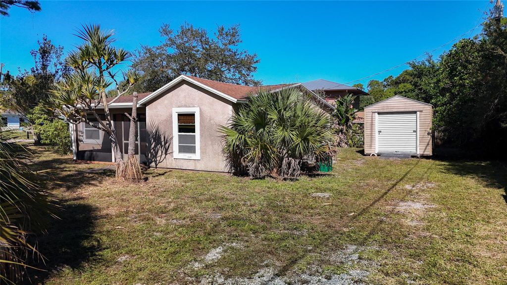 Photo of 1402 Bradley St, Fort Pierce, FL 34982 (MLS # F10536523)