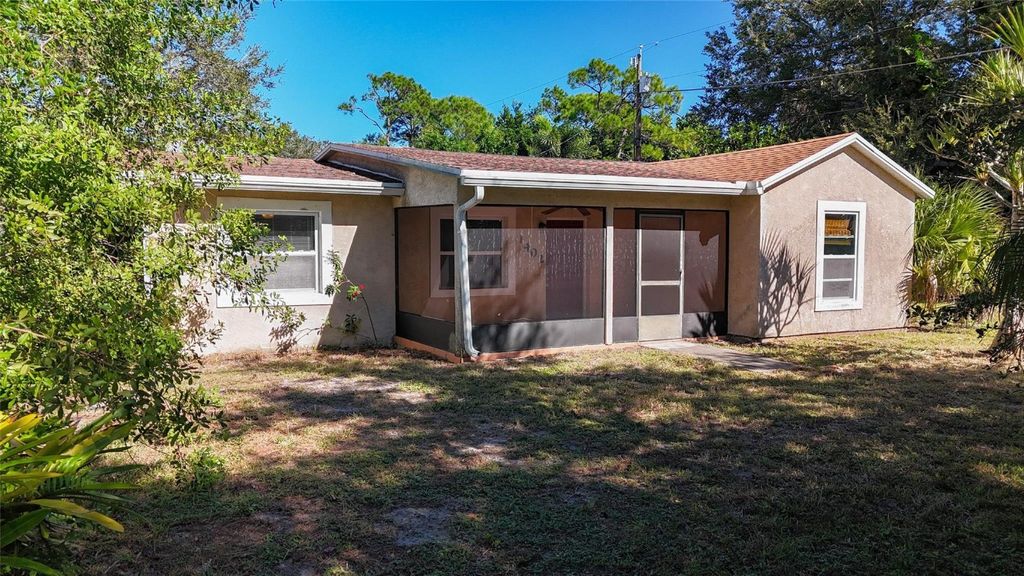 Photo of 1402 Bradley Street, Fort Pierce, FL 34982 (MLS # F10536523)