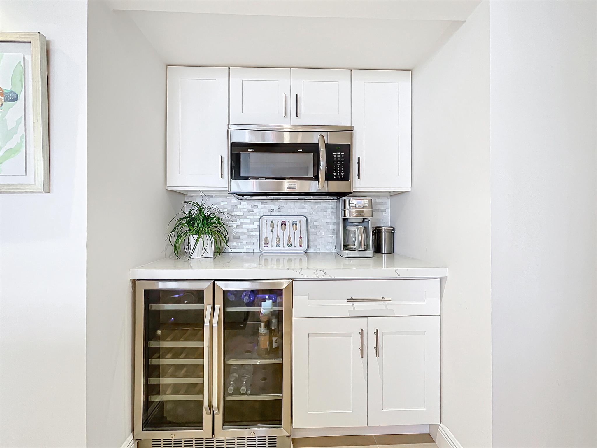 AQUARIUS CONDO - Residential
