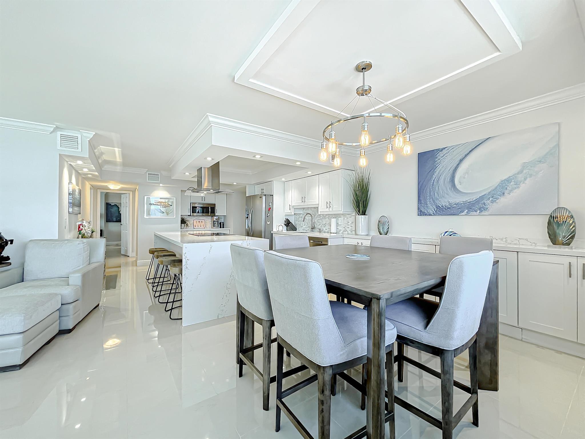 AQUARIUS CONDO - Residential