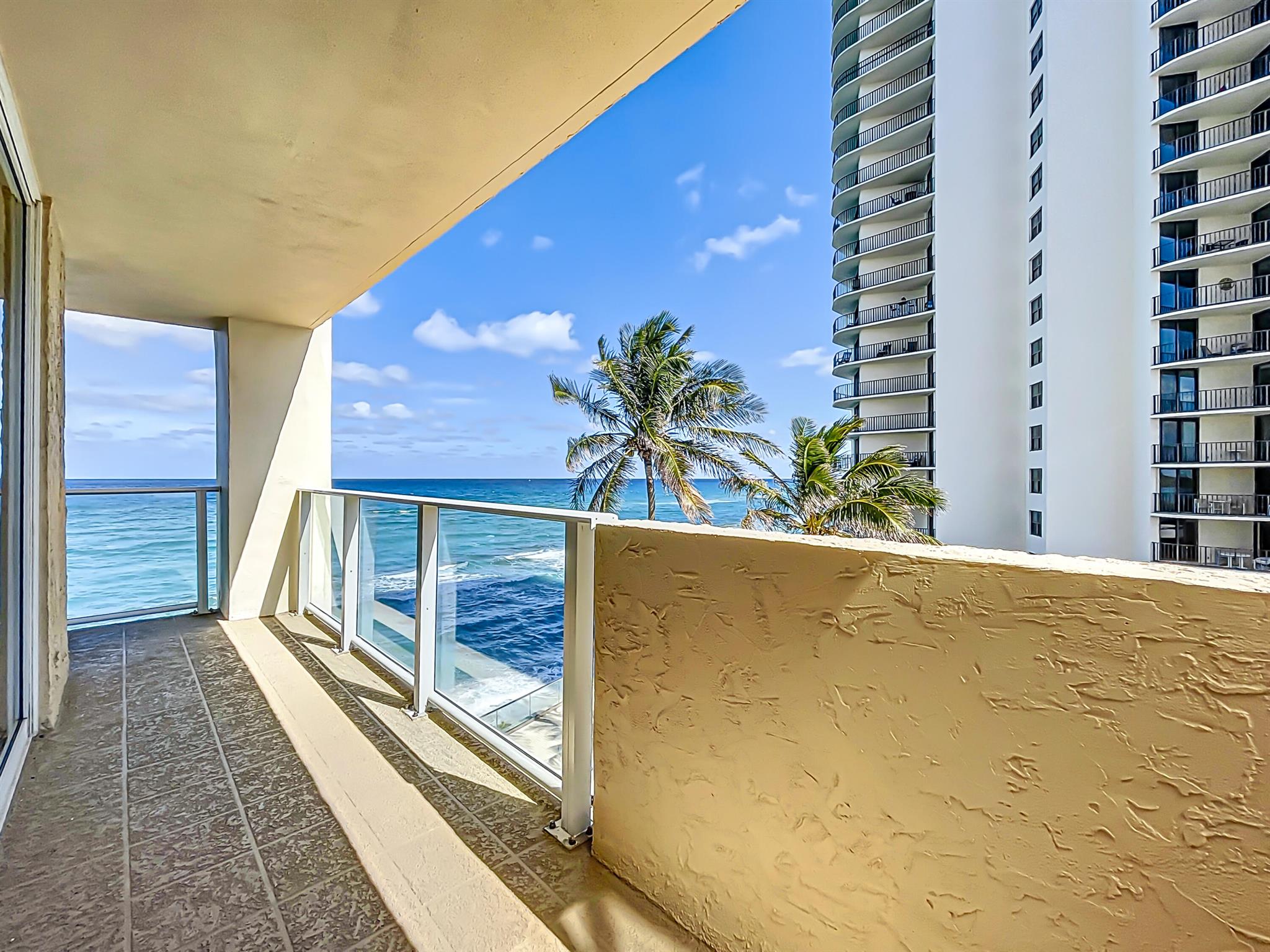 AQUARIUS CONDO - Residential