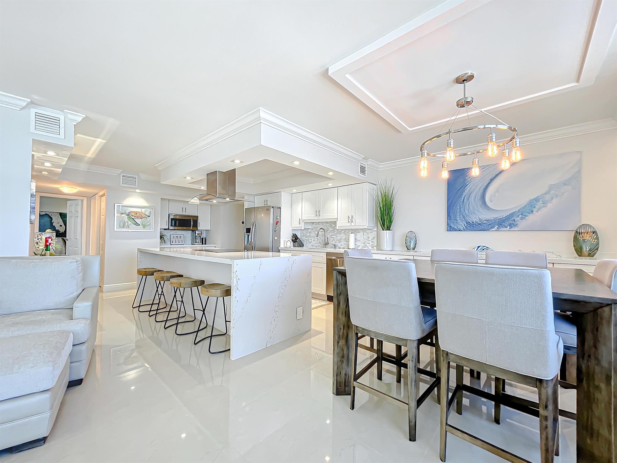 AQUARIUS CONDO - Residential