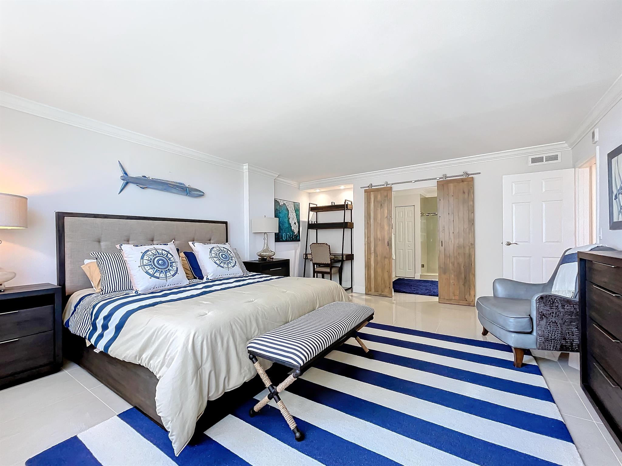 AQUARIUS CONDO - Residential