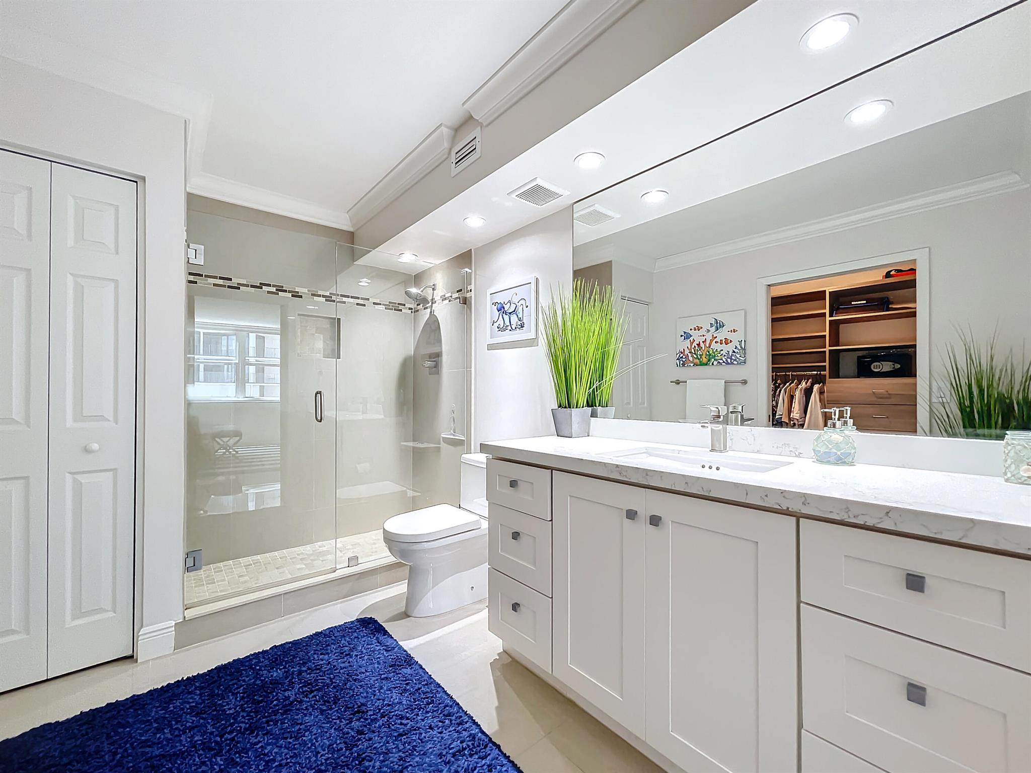 AQUARIUS CONDO - Residential