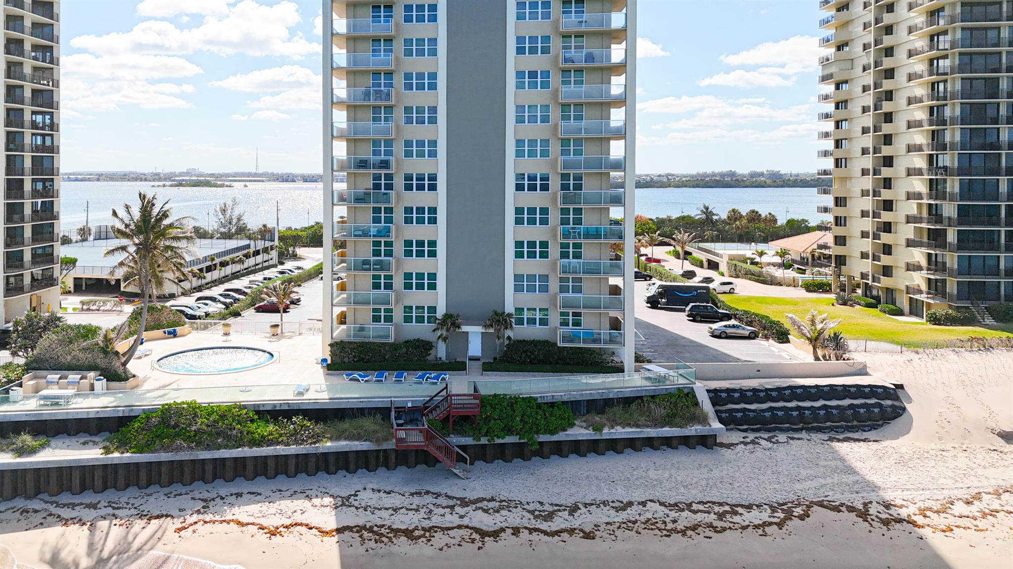 AQUARIUS CONDO - Residential