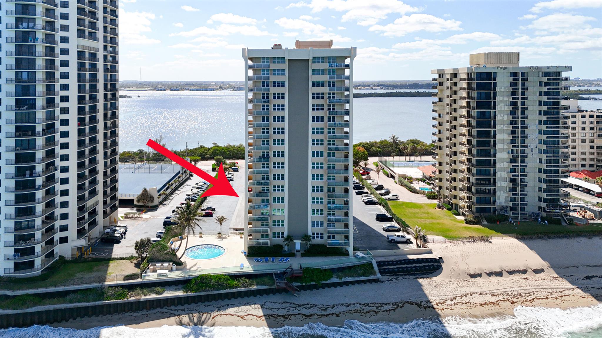 AQUARIUS CONDO - Residential