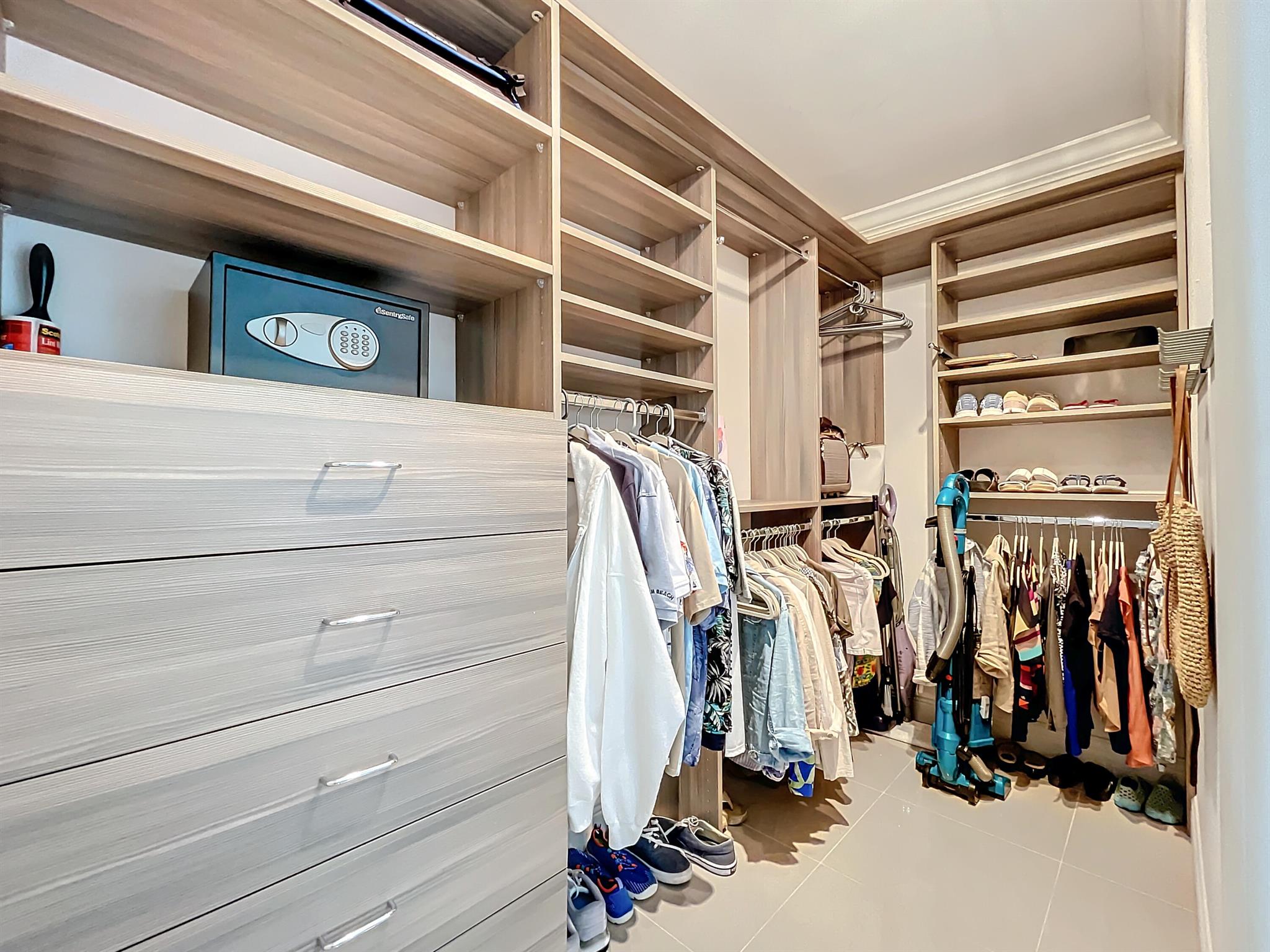 AQUARIUS CONDO - Residential