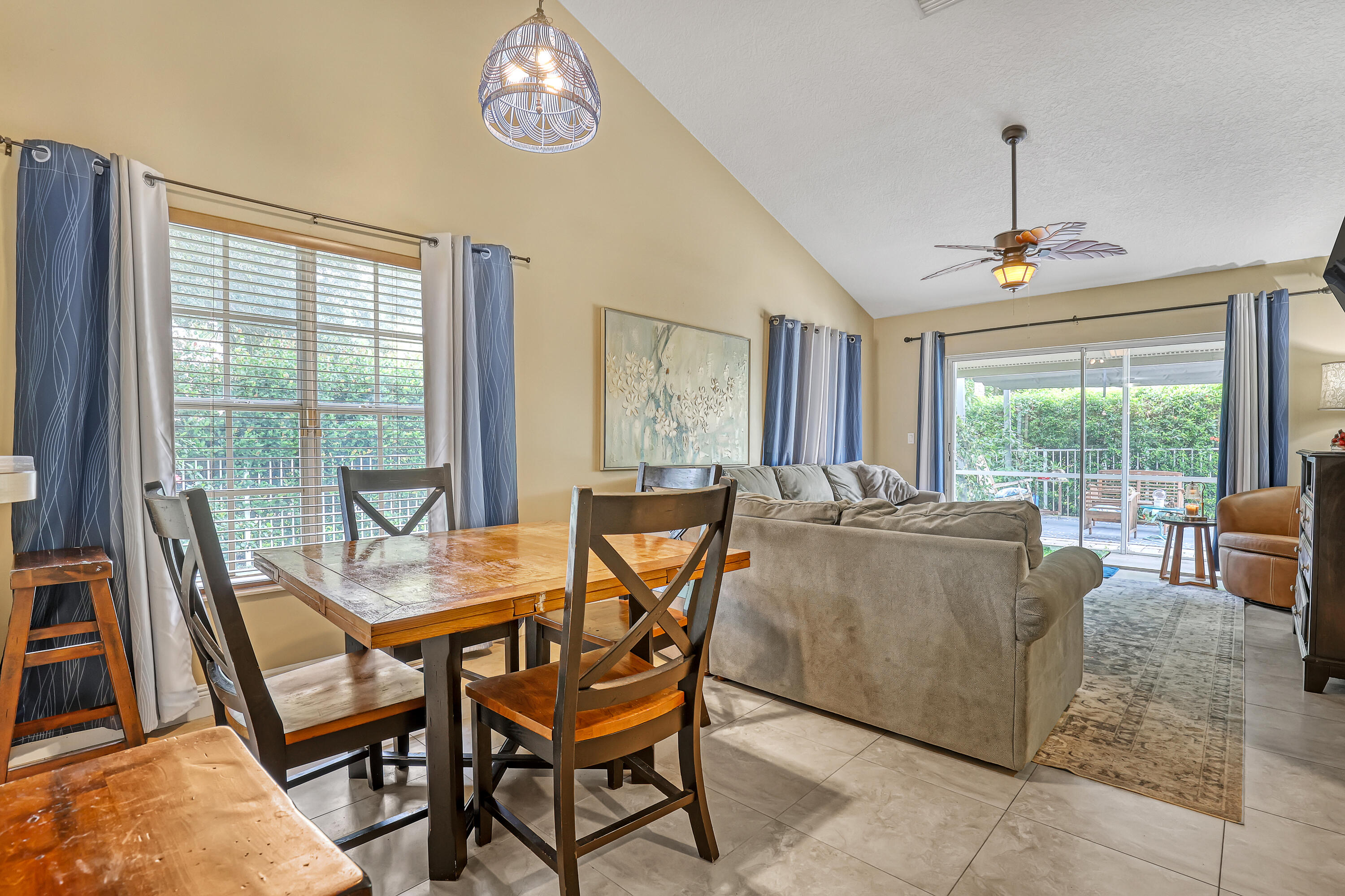 Properties 949 Honeytree Lane A