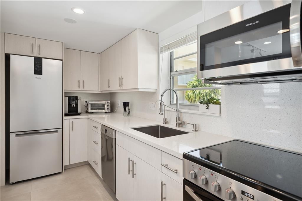 Fort Lauderdale Yacht & B - Residential