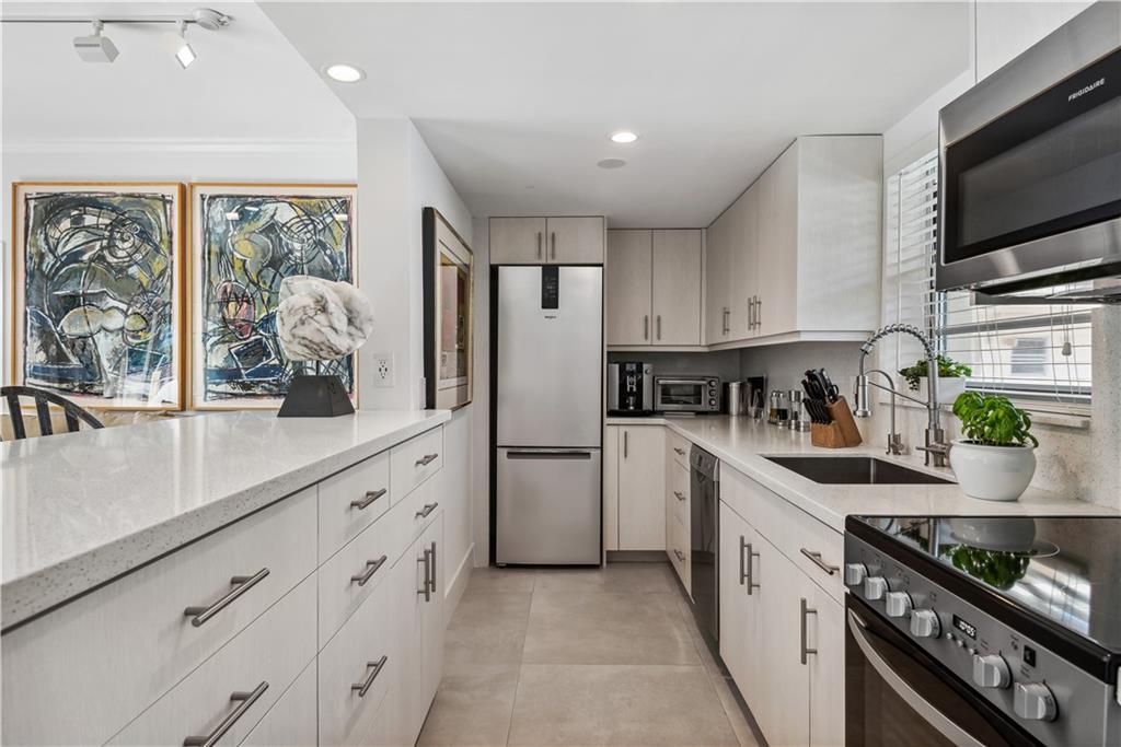 Fort Lauderdale Yacht & B - Residential