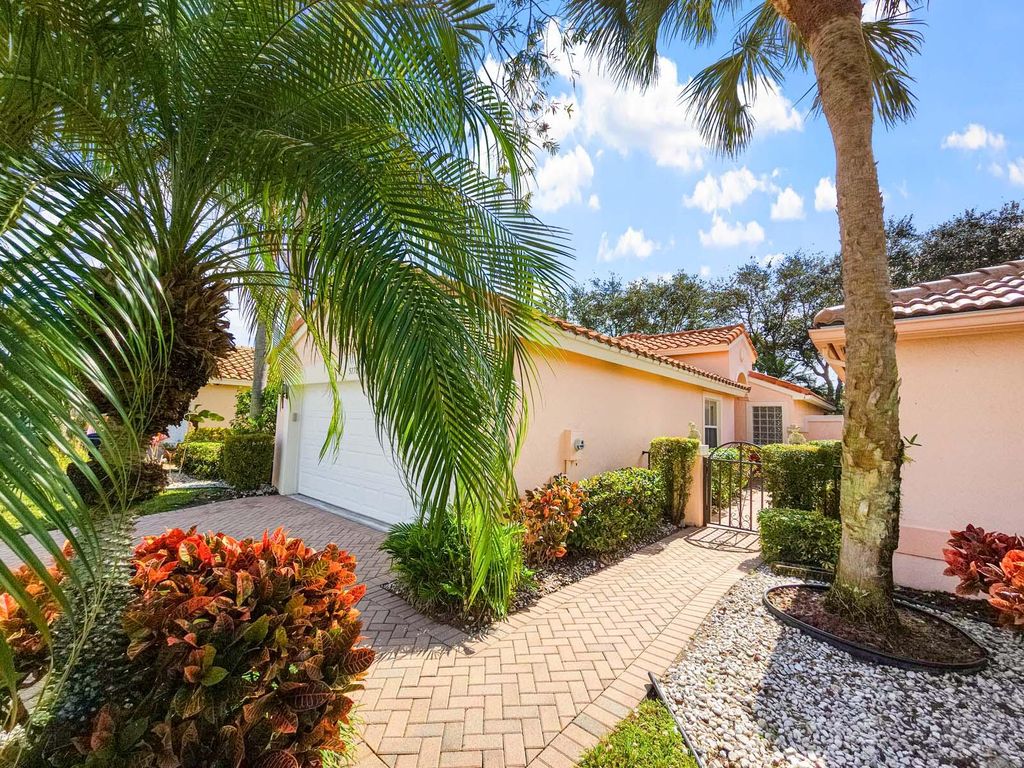 Photo of 5178 Pelican Cove Drive, Boynton Beach, FL 33437 (MLS # R11154829)