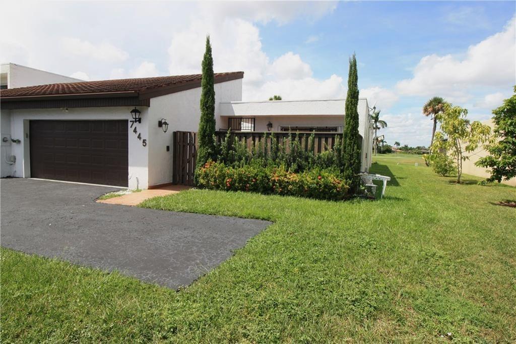 Remarkable 2 Bed, 2 Bath and 2 car garage townhouse-villa in the prestigious Country club of Miami. Fully upgraded kitchen, classy wood cabinets, stainless steel appliances, granite countertops. Tile throughout the whole house. Updated bathrooms. Open living/dining area. Spacious master bedroom with walk-in closet. Stunning golf course view, oversized covered patio.