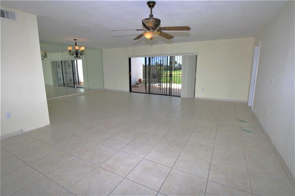 7445 Bay Hill Dr 7445