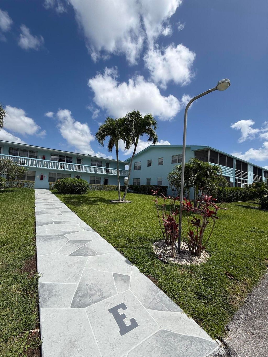 Photo of 109 Camden E, West Palm Beach, FL 33417 (MLS # B26022805)