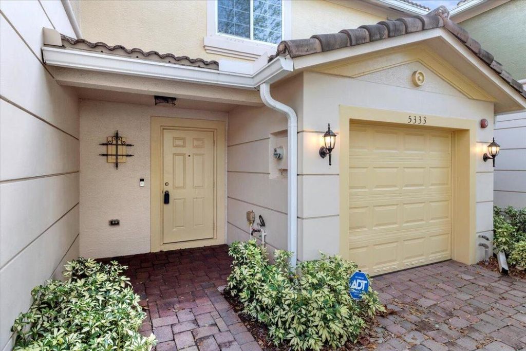 Photo of 5333 SE Jennings Lane, Stuart, FL 34997 (MLS # R10931497)