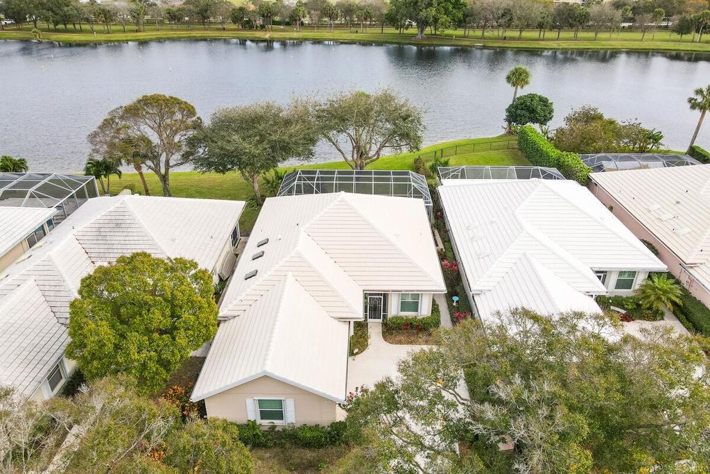 Photo of 1021 Bedford Avenue, Palm Beach Gardens, FL 33403 (MLS # R10949066)