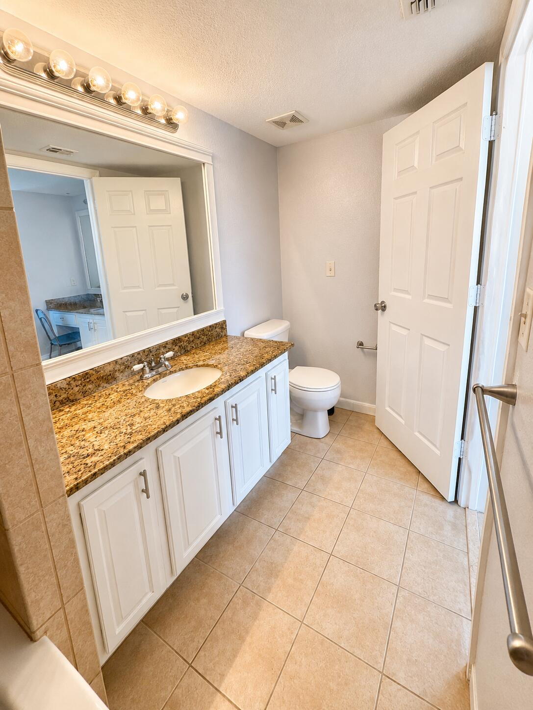 THE CLUB AT ST LUCIE WEST, A CONDOMINIUM - Residential Lease