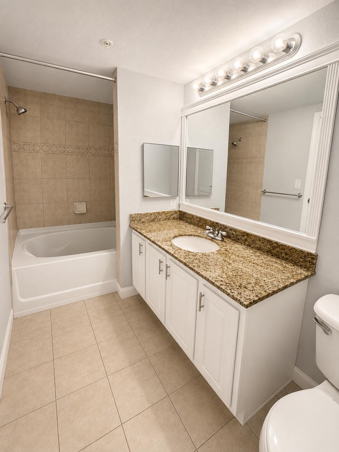 THE CLUB AT ST LUCIE WEST, A CONDOMINIUM - Residential Lease