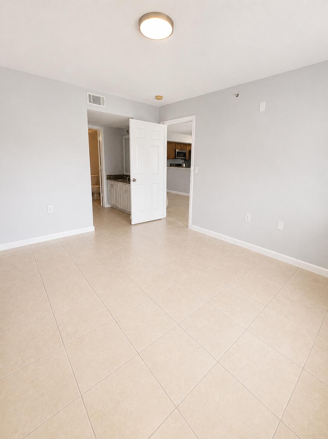 THE CLUB AT ST LUCIE WEST, A CONDOMINIUM - Residential Lease