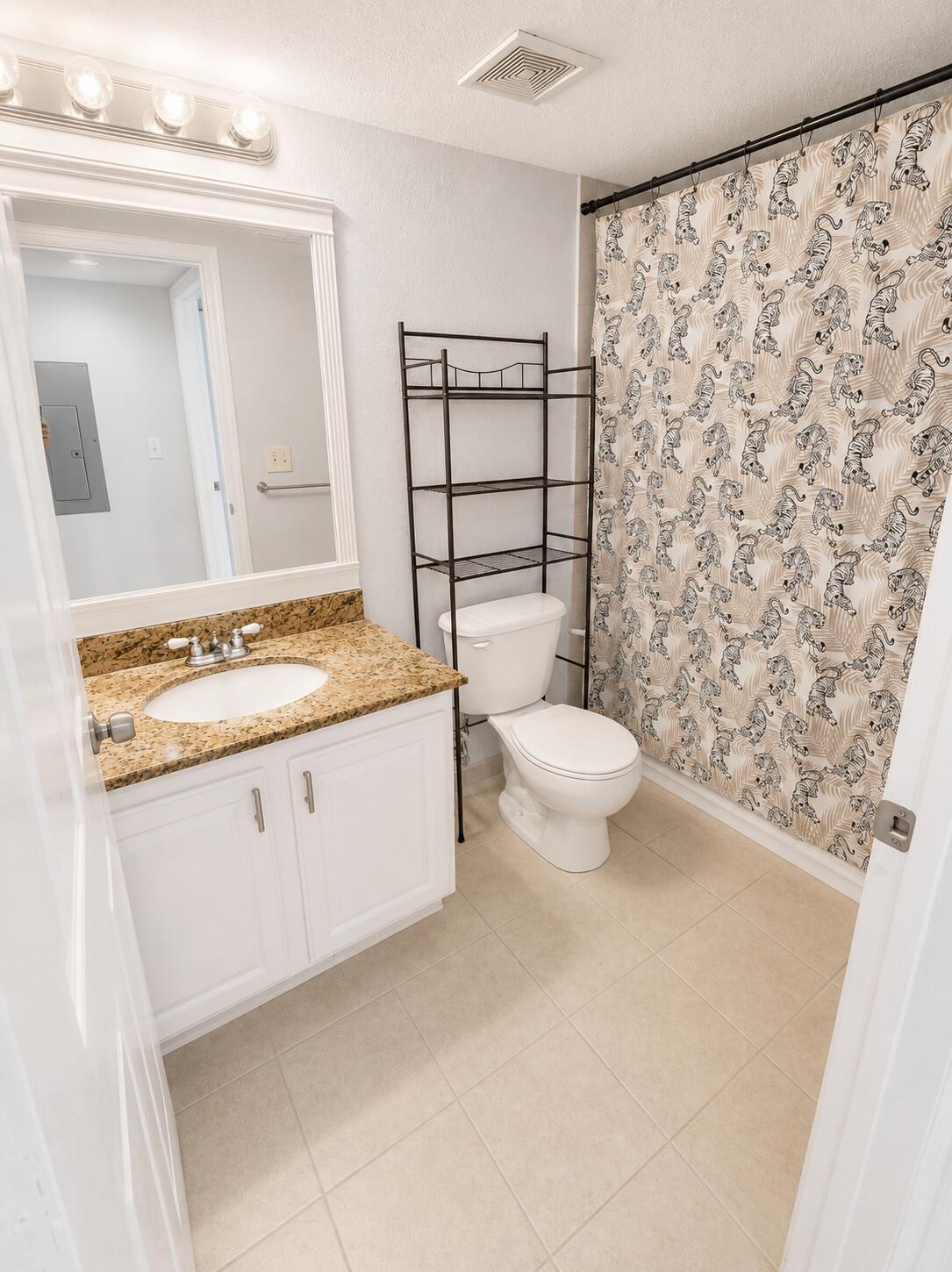 THE CLUB AT ST LUCIE WEST, A CONDOMINIUM - Residential Lease